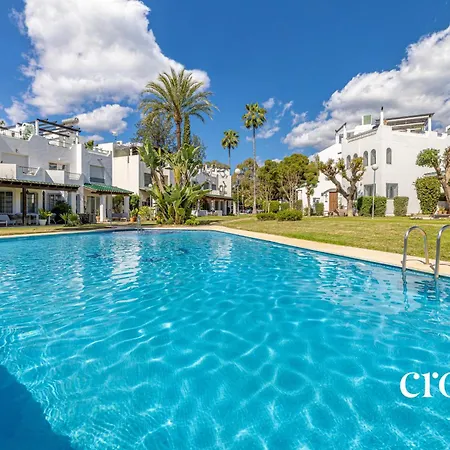 Дом отдыха Chic Dream Home, Rooftop Bbq, 9 Pools, Golf Views Марбелья